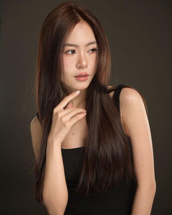 Rich glossy chestnut brunette hair
